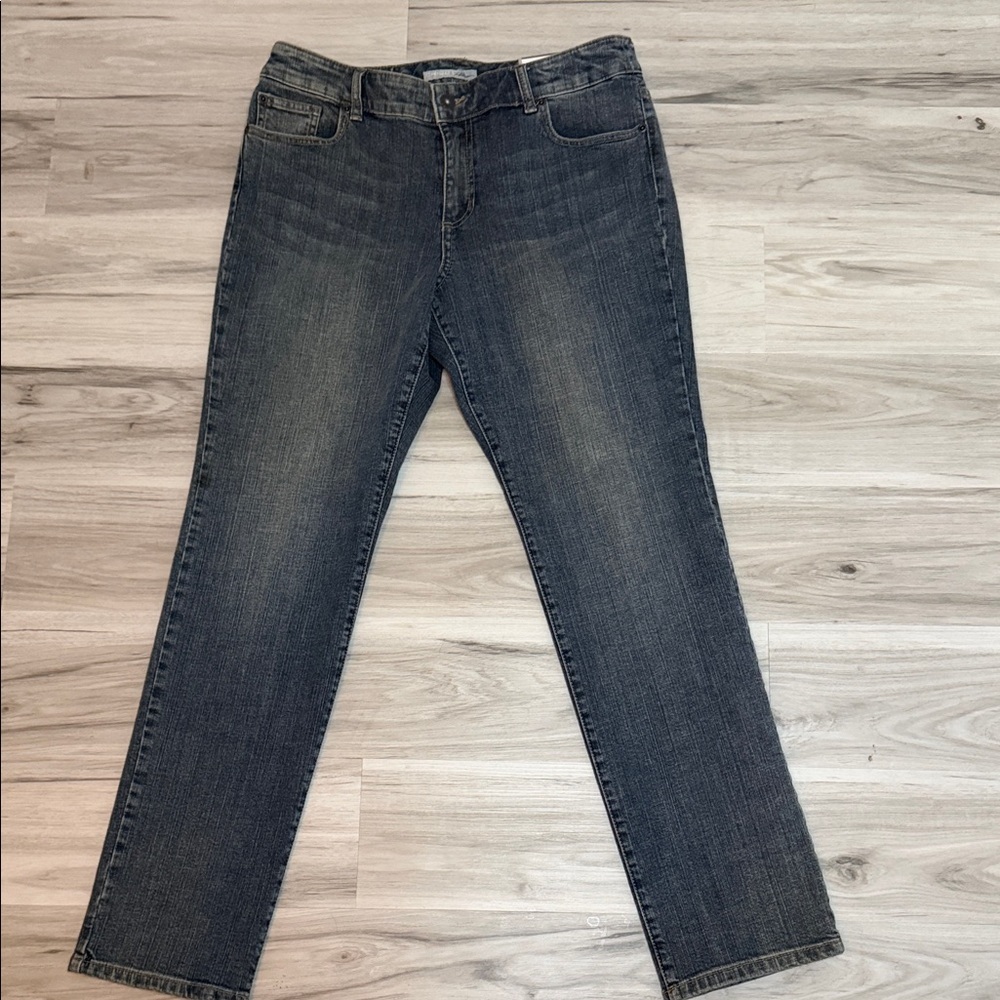 NWT CHICO’S Platinum women’s  Classic Blue Denim Jeans size 2